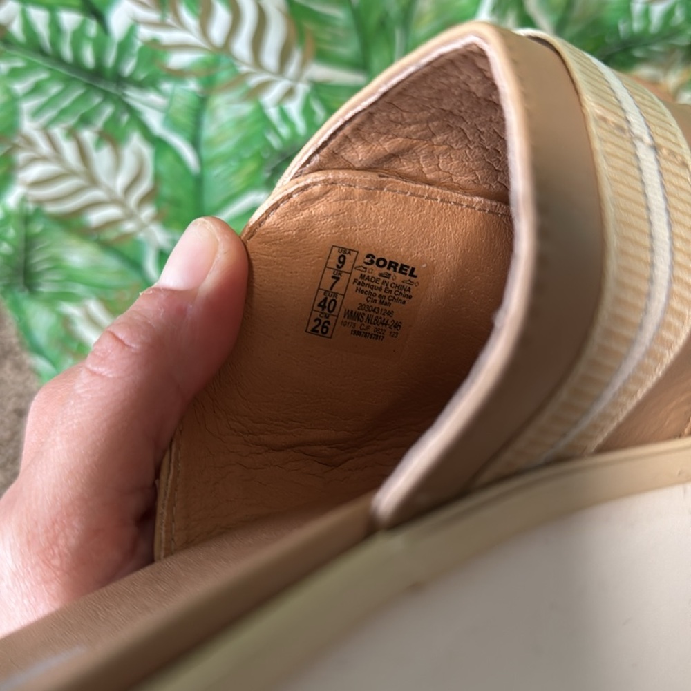 Sorel Women's Sandals in Tan and Cream - Picture 6 of 6